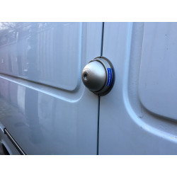 Cadenas utilitaire Meroni UFO double sur camionette, cadenas boule pour véhicule utilitaire